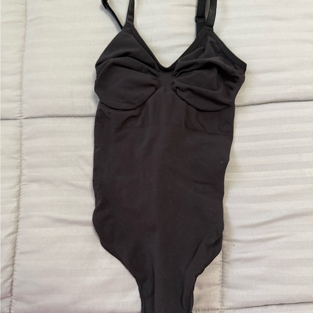 SKIMS Seamless Sculpt Thong Bodysuit XXS/XS Black